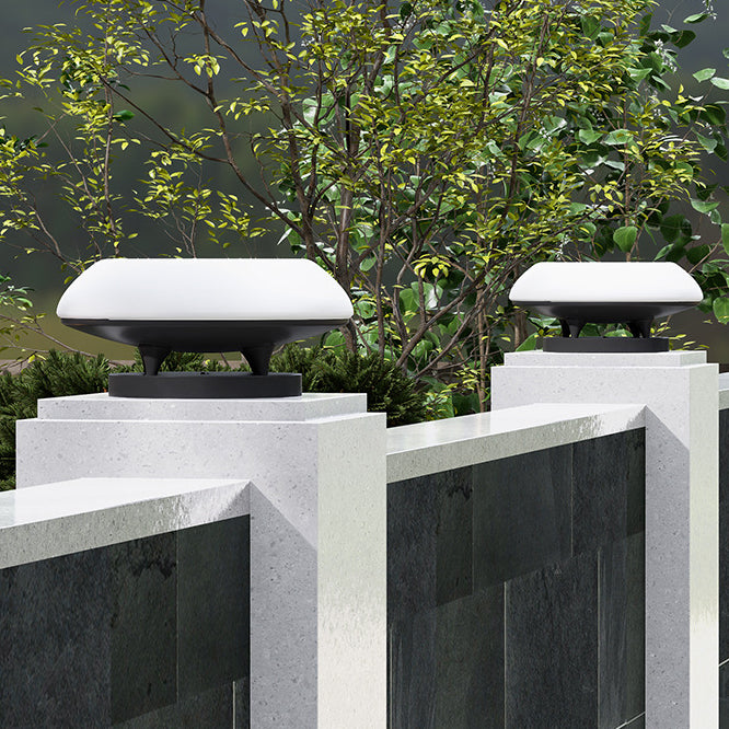 Simplicité moderne solaire étanche en acier inoxydable PE rond vaisseau spatial LED éclairage paysager lumière extérieure pour Patio extérieur 