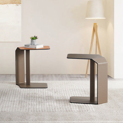 Table d'appoint en cuir de selle de forme irrégulière en acier au carbone à la simplicité moderne intégrée pour salon 