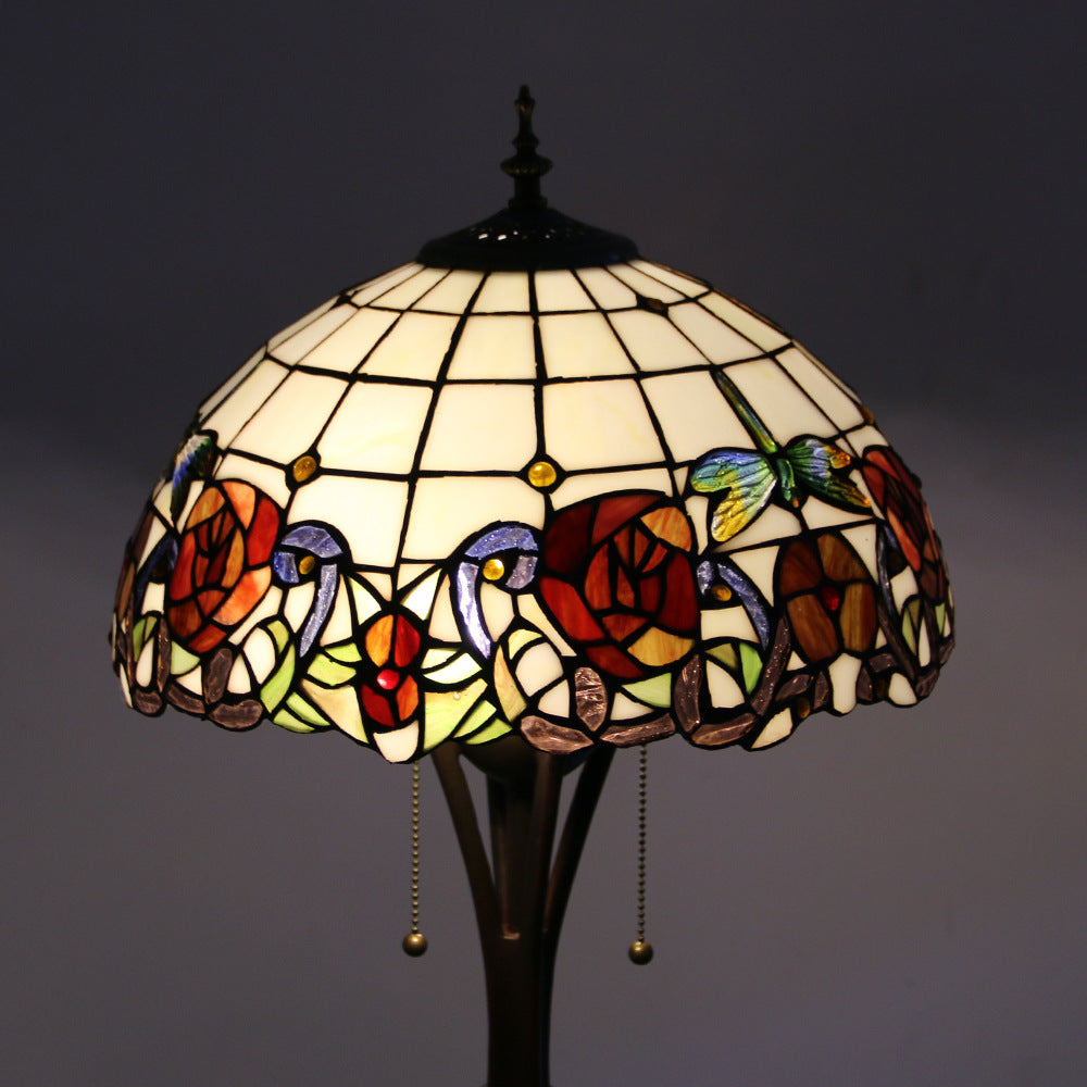 Lampe de sol traditionnelle Tiffany en résine avec dôme semi-circulaire en verre, motif de vache et fleur en diamant à 2 lumières pour salle à manger 