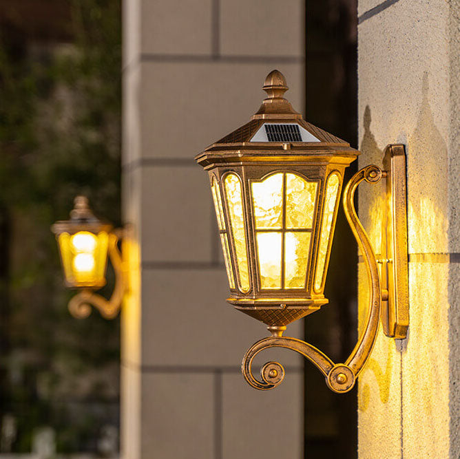 Traditional European Solar Outdoor Lantern Aluminum Glass Waterproof 1-Light Wall Sconce Lamp for Outdoor Patio