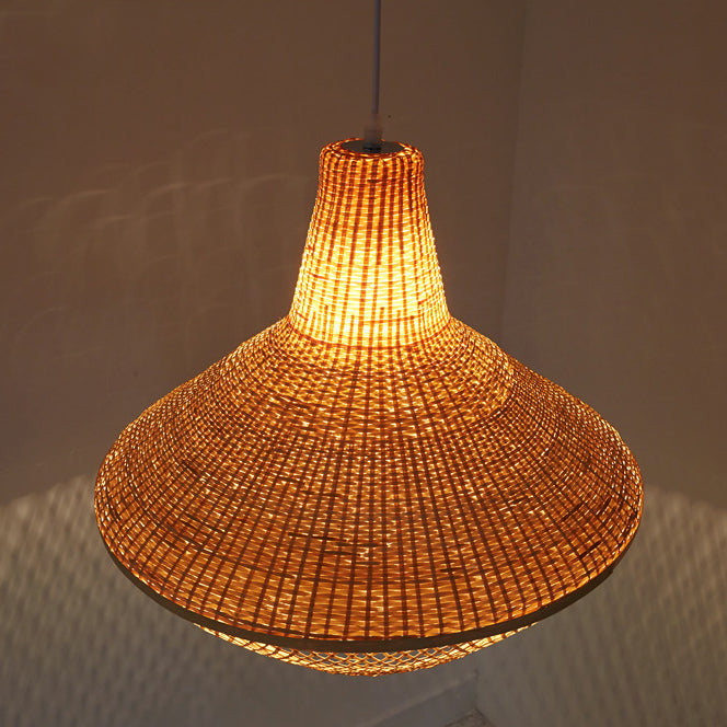 Lustre suspendu à 1 lumière en bambou tissé rond chinois traditionnel pour salles de divertissement 