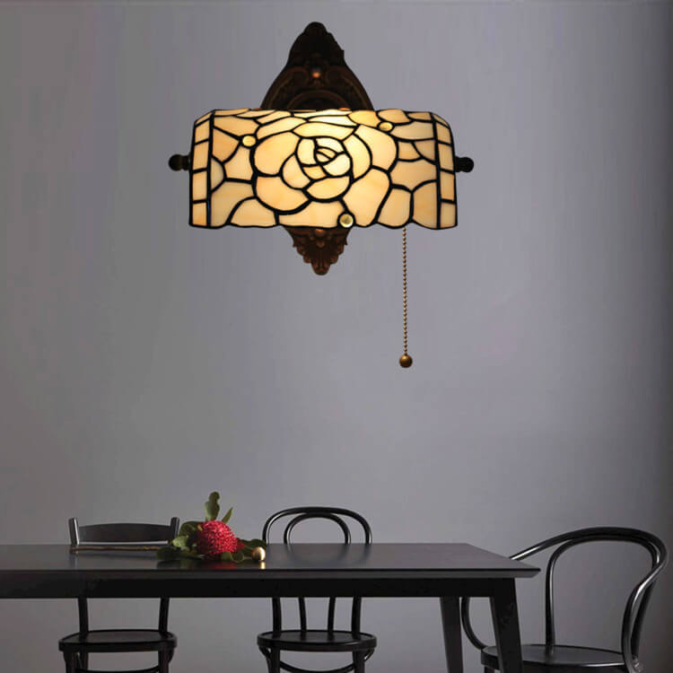 Traditional Vintage Tiffany Floral Stained Glass 1-Light Wall Sconce Lamp For Living Room
