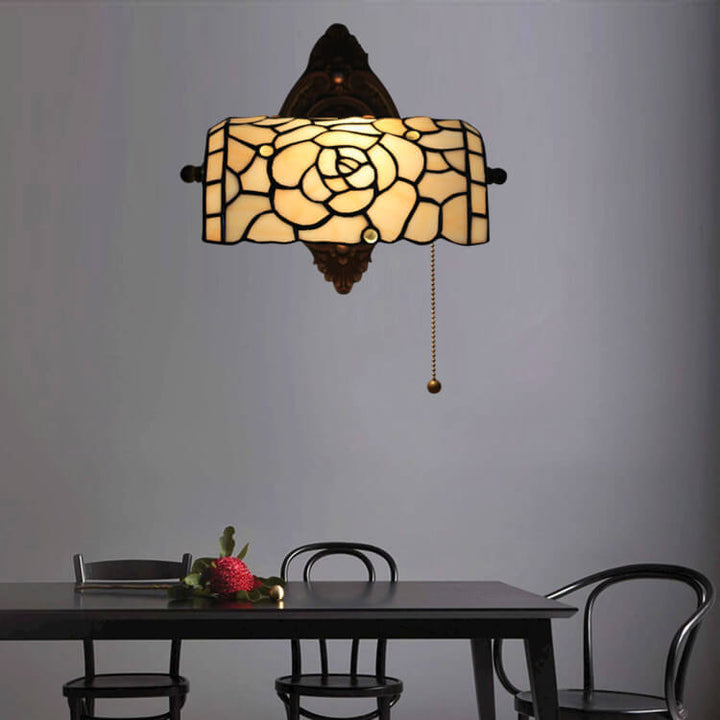 Traditional Vintage Tiffany Floral Stained Glass 1-Light Wall Sconce Lamp For Living Room