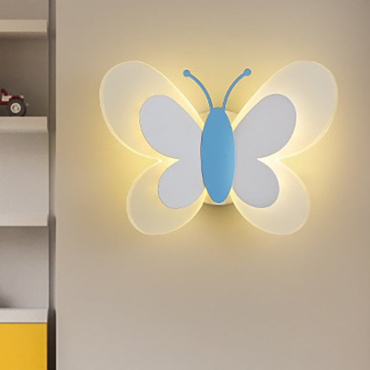 Applique murale LED en fer avec design de papillon acrylique créatif contemporain pour chambre 