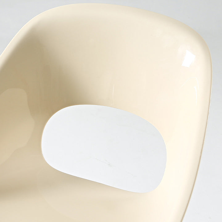 Silla de comedor de metal PP con respaldo hueco cuadrado creativo contemporáneo para comedor 