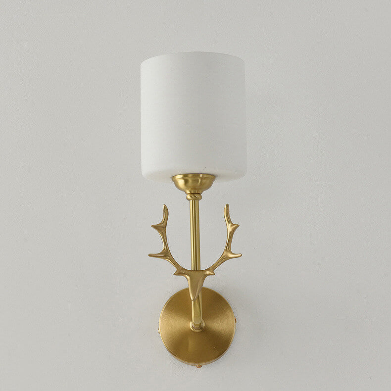 Zeitgenössische skandinavische Glaszylinder-Geweih-Kupfer-1-Licht-Wandleuchterlampe für Wohnzimmer 