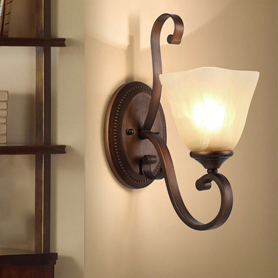 Applique murale contemporaine rétro en fer et verre tétraèdre avec base ovale 1/2 lumière pour couloir 