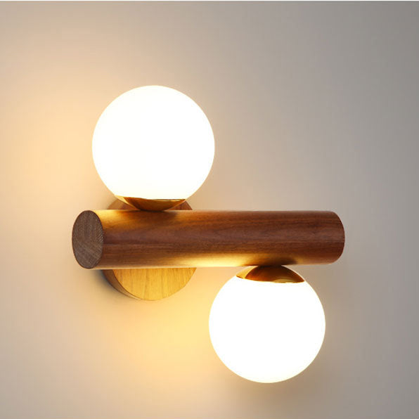 Zeitgenössische skandinavische Zylinderkugel-Wandlampe aus Gummibaumholz mit Glas und 2 Lichtern für das Schlafzimmer 