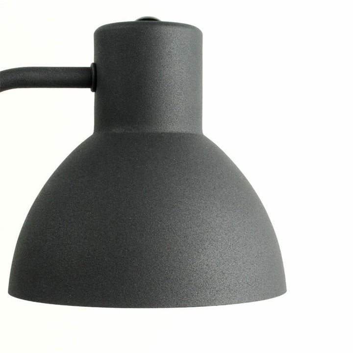 Lampe de table à une lumière avec abat-jour en dôme scandinave contemporain et base carrée en bois, effet cire fondue, pour chambre 