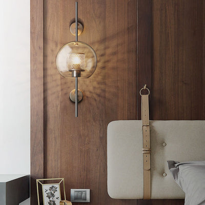 Zeitgenössische Wandlampe mit industriellem Eisenrahmen und kugelförmigem Glasschirm, 1-Licht für Schlafzimmer 