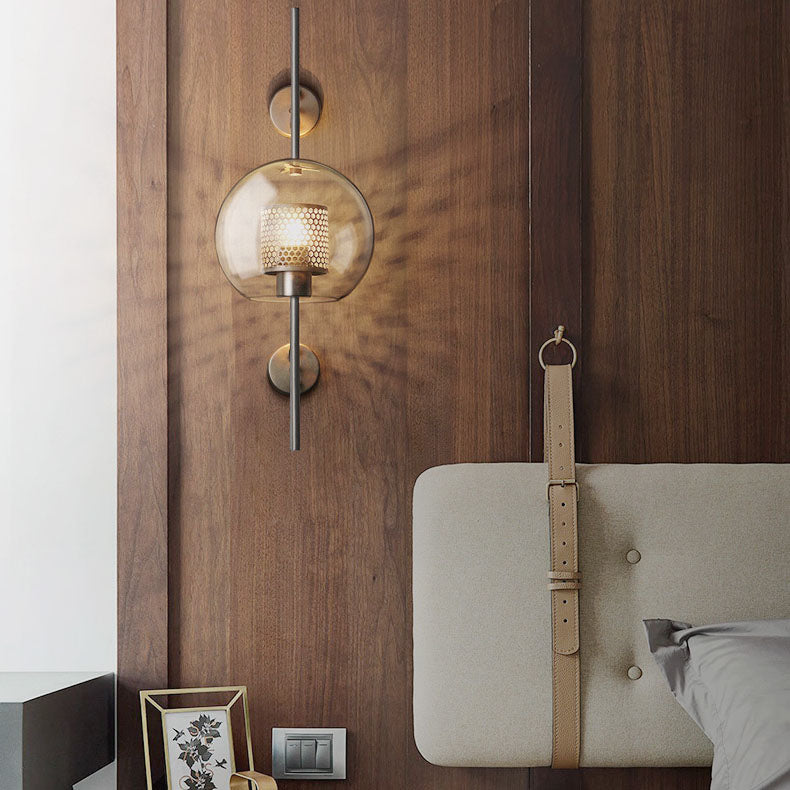 Zeitgenössische Wandlampe mit industriellem Eisenrahmen und kugelförmigem Glasschirm, 1-Licht für Schlafzimmer 