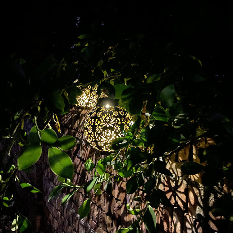 Moderne Art Deco Solar Wasserdichte Aushöhlen Blip Runde Laterne Eisen LED Outdoor Licht Für Garten 