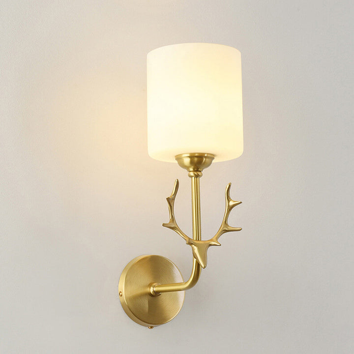 Zeitgenössische skandinavische Glaszylinder-Geweih-Kupfer-1-Licht-Wandleuchterlampe für Wohnzimmer 