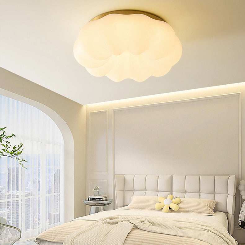 Zeitgenössische nordische Wolken-Form PET Kupfer LED Unterputz-Deckenleuchte für Wohnzimmer 