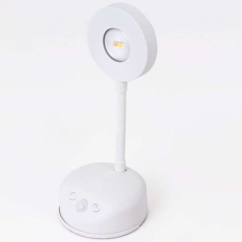 Lampe murale à détection de mouvement LED rechargeable en ABS rond étanche à la simplicité moderne pour patio extérieur 