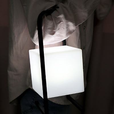 Lampe de table LED suspendue rechargeable en forme de boule, œuf, cube, cylindre en métal nordique contemporain pour chevet 