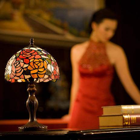 Lampe de table Tiffany traditionnelle en forme de dôme rond en alliage de zinc avec verre teinté à 1 lumière pour chambre 