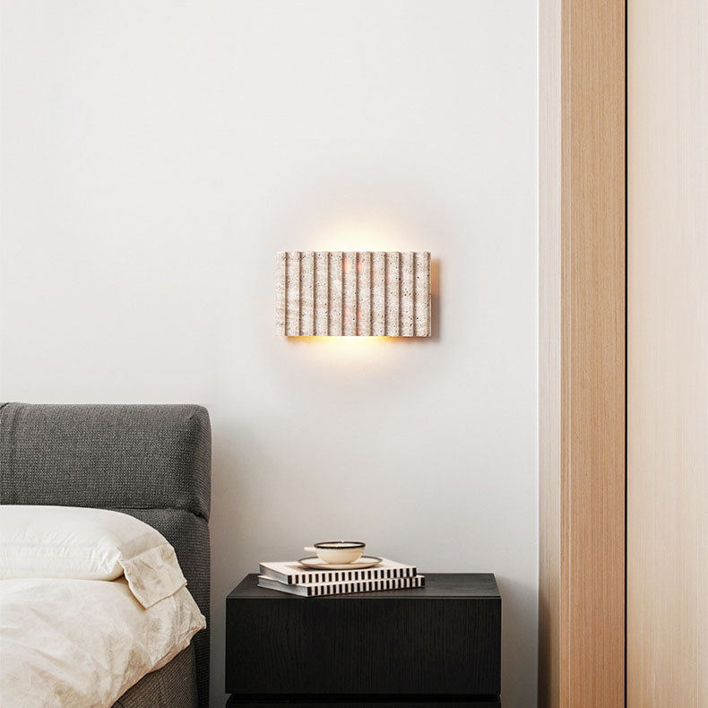 Aplique de pared de 1 luz con pantalla rectangular de travertino beige retro contemporáneo para dormitorio 