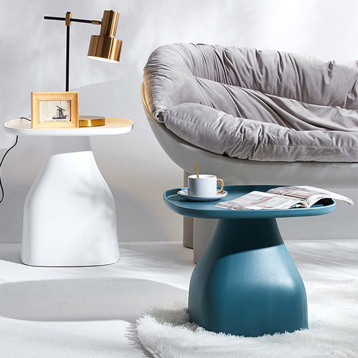 Zeitgenössischer skandinavischer runder Säulen-Kunststoff-Couchtisch für das Wohnzimmer 