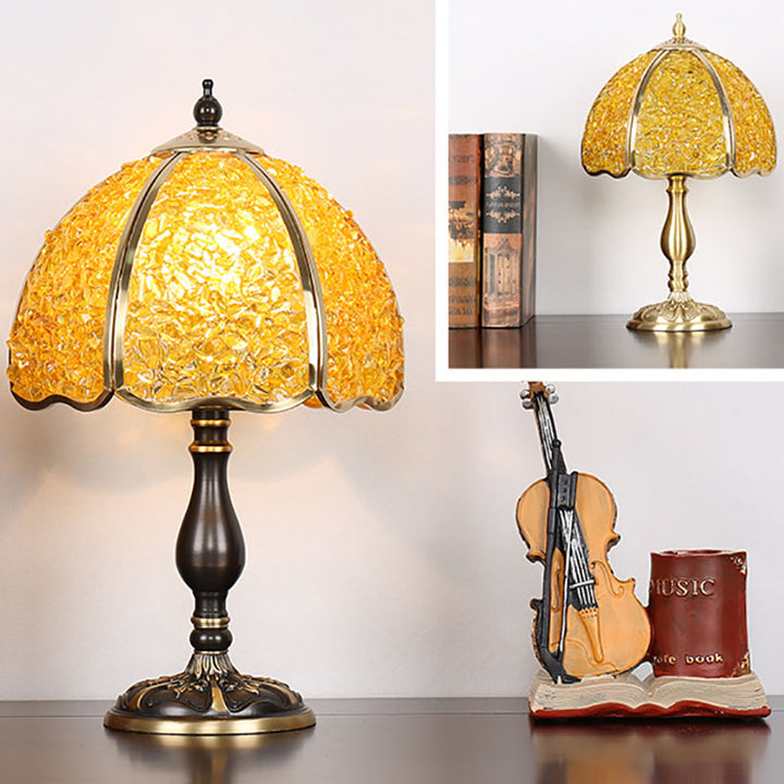 Zeitgenössische kreative farbige Kristall-Kupfer-Blume 1-Licht-Tischlampe für das Schlafzimmer 