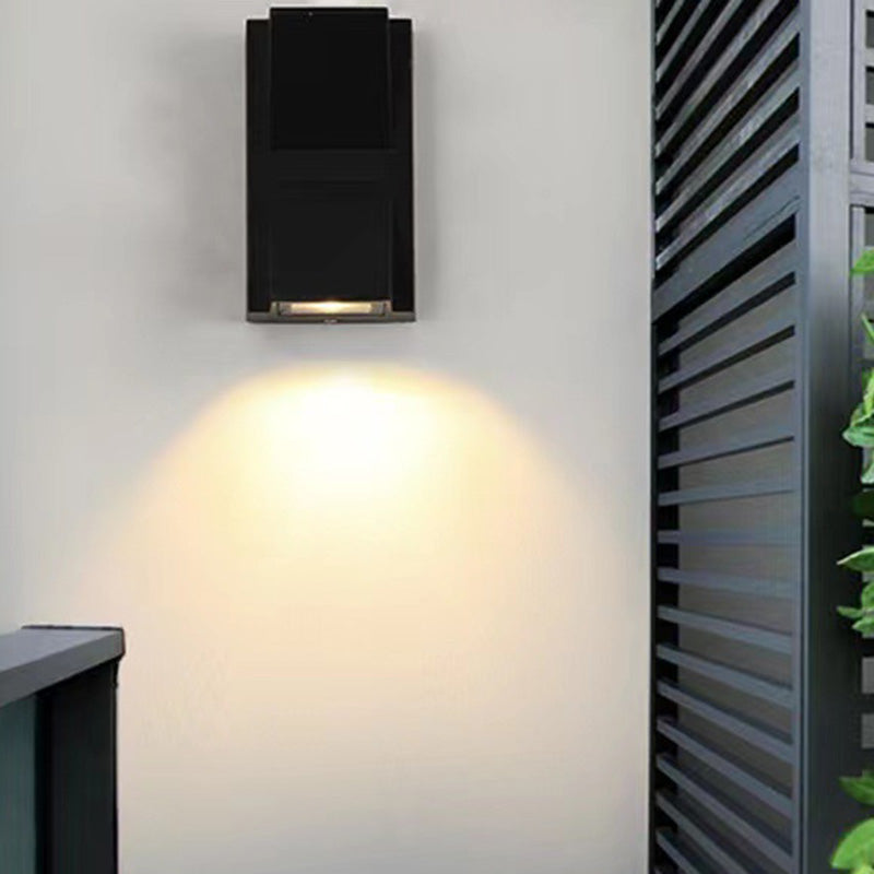 Lampe murale LED extérieure en aluminium rectangulaire triangulaire imperméable à la simplicité moderne pour le jardin 