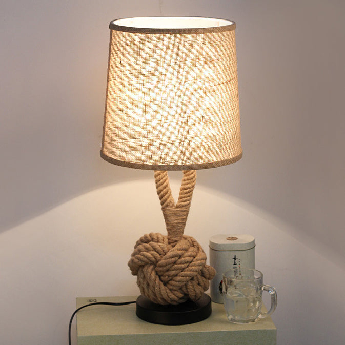 Traditionelle rustikale runde Eisen-Hanfseil-Leinen 1-Licht-Tischlampe für das Schlafzimmer 