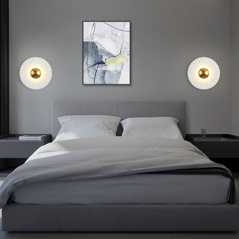 Applique murale LED contemporaine créative ronde à bord festonné pour salon 