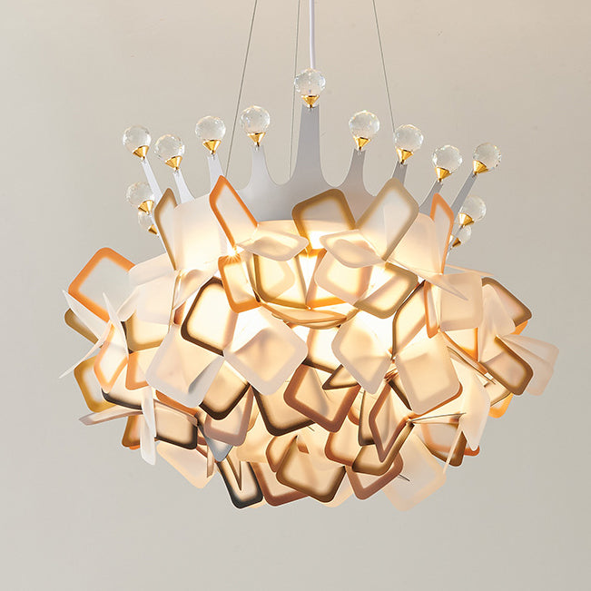 Zeitgenössische kreative Hardware Crown Decor PVC Petal Shade LED Pendelleuchte für Wohnzimmer 