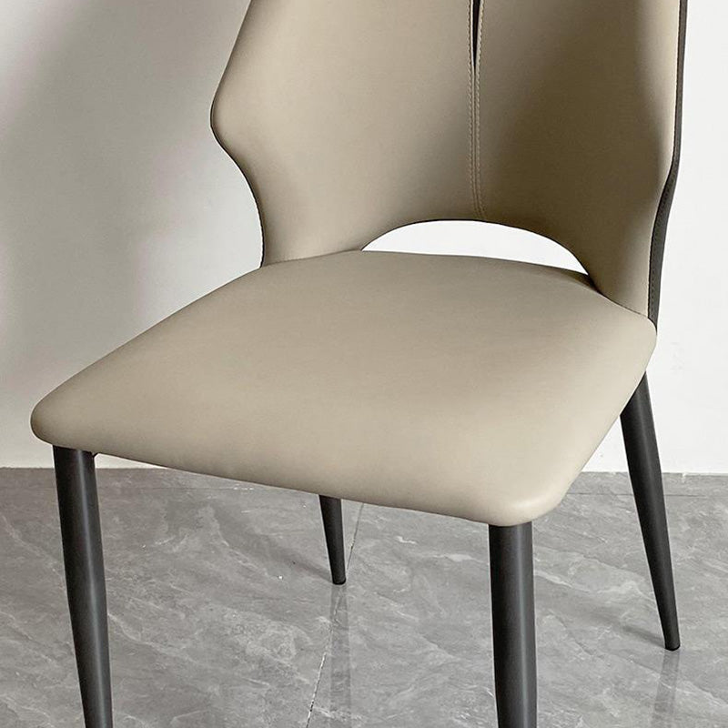 Zeitgenössischer Luxus Esszimmerstuhl aus quadratischem Mikrofaserleder und Karbonstahl mit Rückenlehne für das Esszimmer 