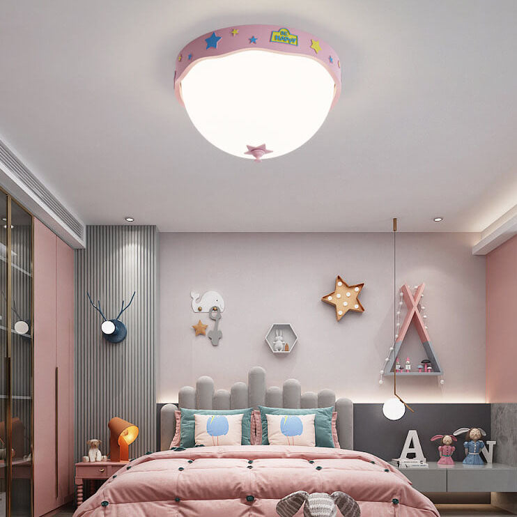 Zeitgenössische kreative Acryl-Cartoon-Halbkreis-LED-Deckenleuchte für das Schlafzimmer 