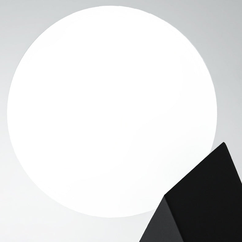 Moderne minimalistische Dreieck Orb Eisen Kunststoff 1-Licht Wandleuchte Lampe für Wohnzimmer 