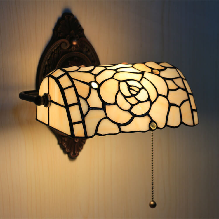 Traditional Vintage Tiffany Floral Stained Glass 1-Light Wall Sconce Lamp For Living Room