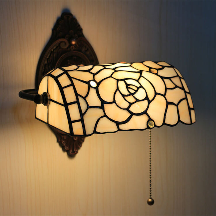 Traditional Vintage Tiffany Floral Stained Glass 1-Light Wall Sconce Lamp For Living Room