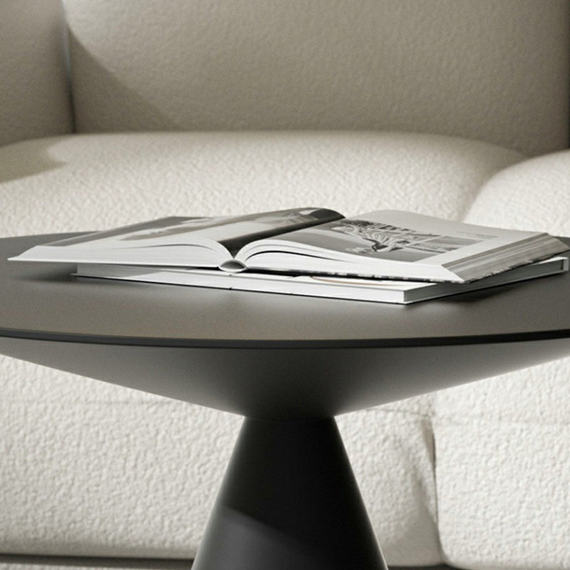 Moderner minimalistischer runder Kegel-Aluminium-Metall-Beistelltisch 1-stufig für das Wohnzimmer 