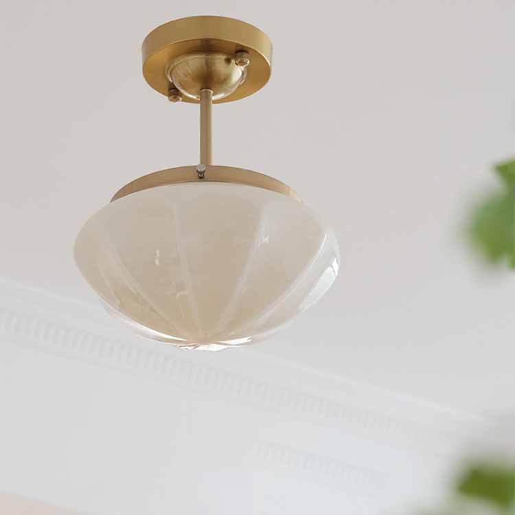 Suspension contemporaine scandinave ronde en fer et verre crème à 1 lumière pour salon 