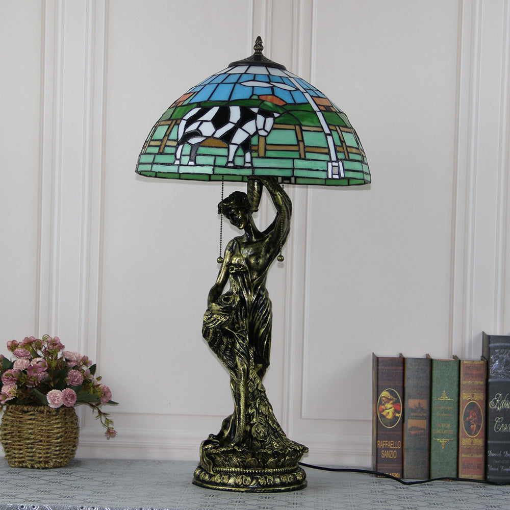 Lampe de table à 2 lumières avec base de femme jolie en forme de vache en diamant de raisin en dôme de verre en résine Tiffany traditionnel pour chevet 
