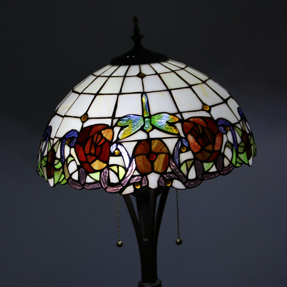 Lampe de sol traditionnelle Tiffany en résine avec dôme semi-circulaire en verre, motif de vache et fleur en diamant à 2 lumières pour salle à manger 