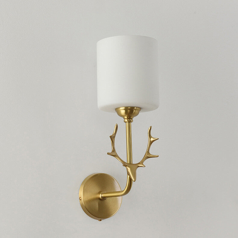 Zeitgenössische skandinavische Glaszylinder-Geweih-Kupfer-1-Licht-Wandleuchterlampe für Wohnzimmer 