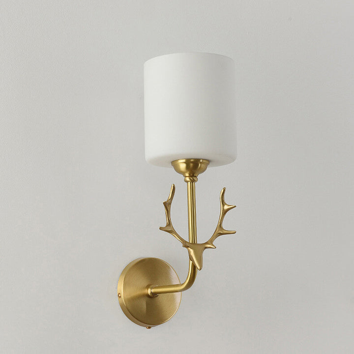 Zeitgenössische skandinavische Glaszylinder-Geweih-Kupfer-1-Licht-Wandleuchterlampe für Wohnzimmer 
