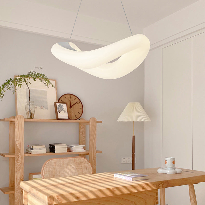 Lámpara colgante LED de hardware de anillo de onda PE minimalista moderna para dormitorio 