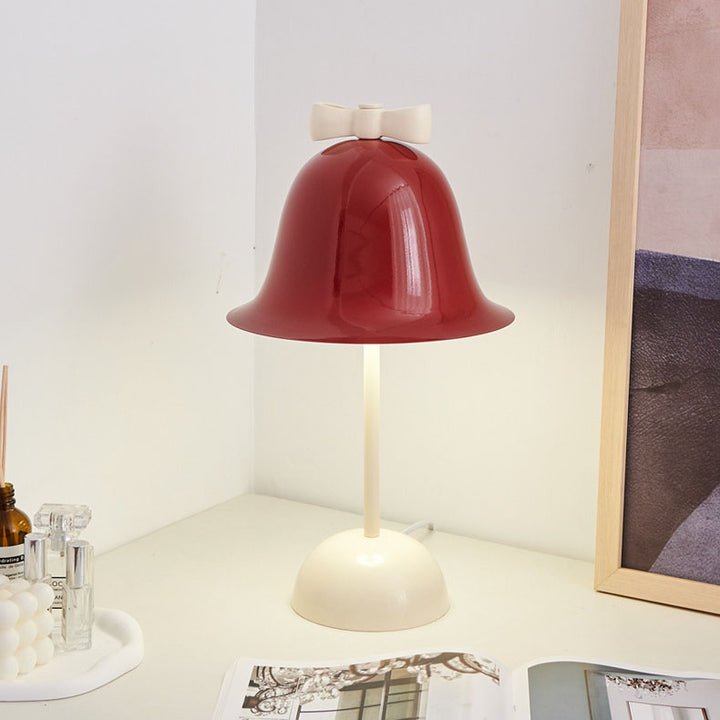 Moderne minimalistische Tischleuchte mit Schleifenglocke im Creme-Ton und LED 