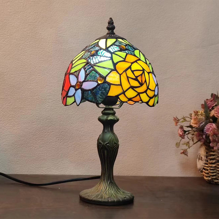 Lampe de table à 1 lumière en verre teinté en zinc à motif de fleurs traditionnelles Tiffany Dome pour chambre 