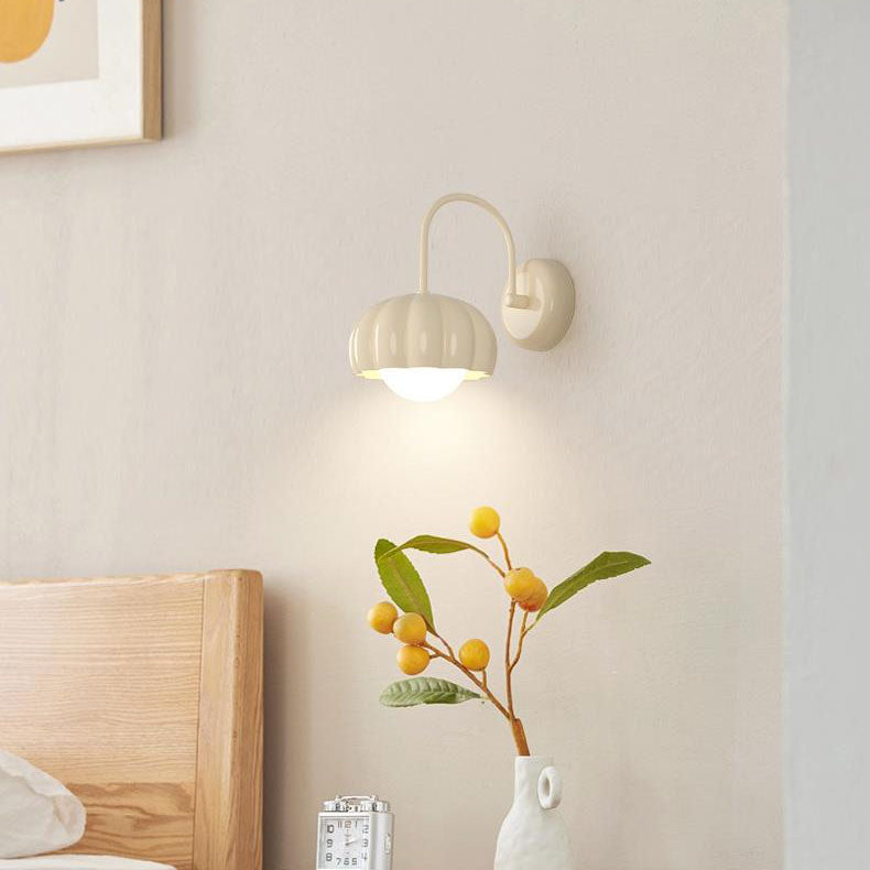 Moderne minimalistische cremefarbene ovale Wandleuchte aus Kunstharz PE mit 1 Licht für Schlafzimmer 