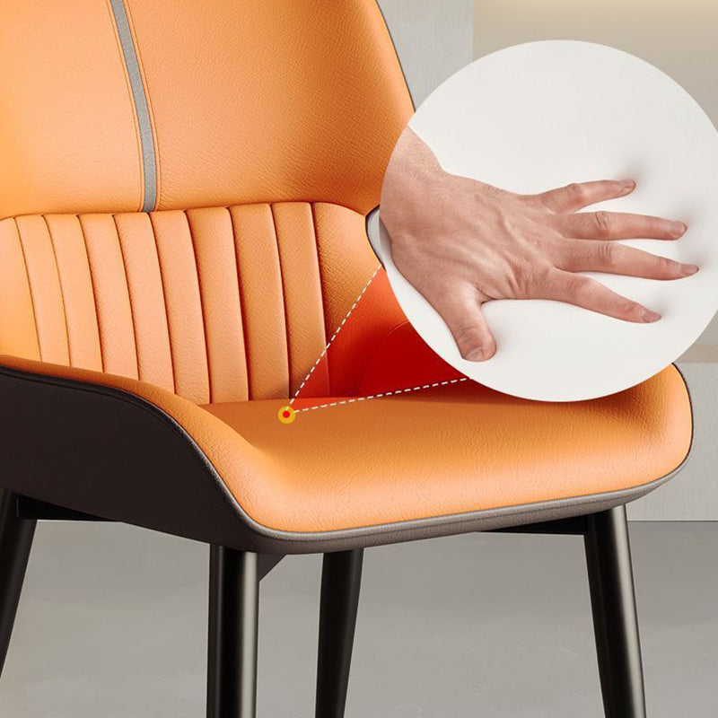 Dossier de chaise de salle à manger rembourré en cuir PU carré de luxe contemporain pour salle à manger 