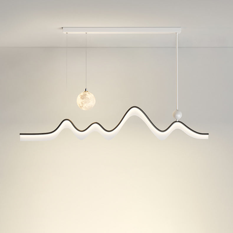 ثريا ضوء الجزيرة LED من الألومنيوم والأكريليك بتصميم حديث وموجة القمر الطويلة من الحديد لغرفة الطعام 