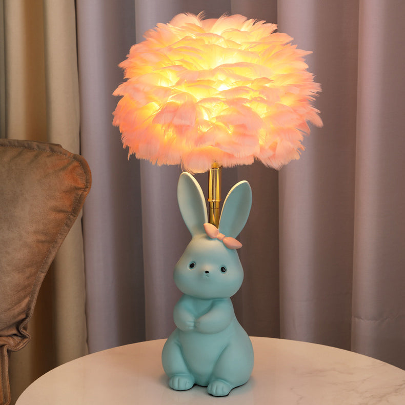 Lampe de table à 1 lumière en verre avec orbe en métal et plumes de lapin Art Déco moderne pour chambre à coucher 
