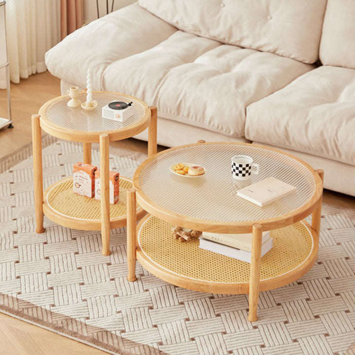 Moderner minimalistischer runder Couchtisch aus Gummibaumholz, Glas und Kunst-Rattan mit 2 Ebenen für das Wohnzimmer 