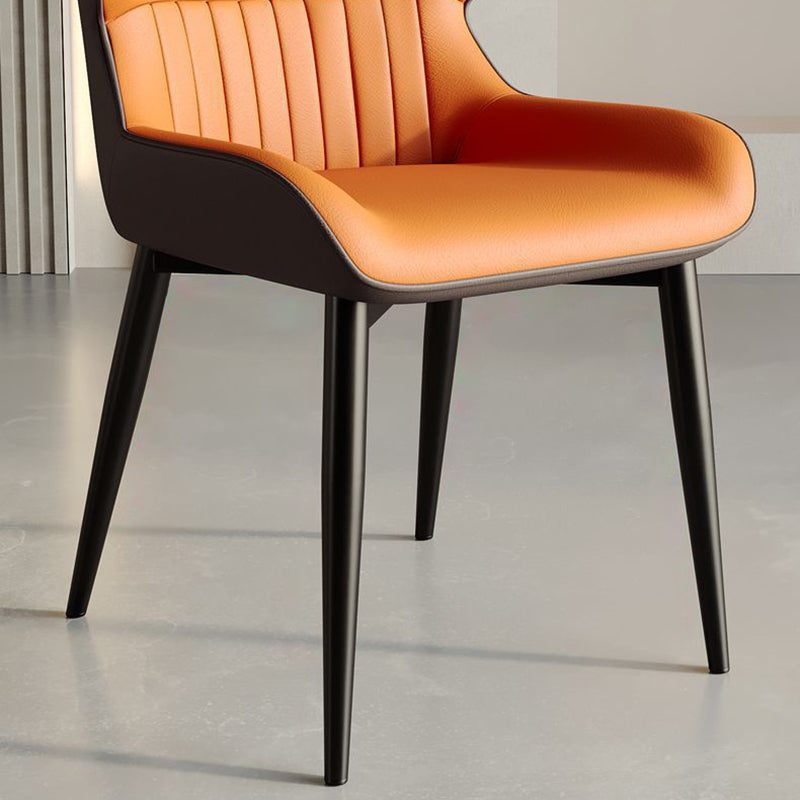 Dossier de chaise de salle à manger rembourré en cuir PU carré de luxe contemporain pour salle à manger 