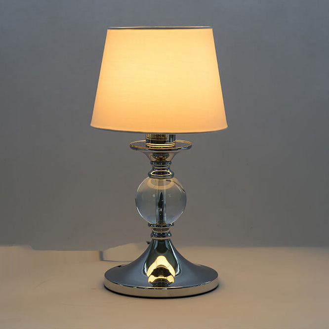 Lampe de table à 1 lumière en métal chromé avec tissu blanc simple de style européen 