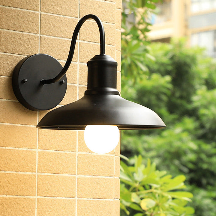 Zeitgenössische Industrielle Gebogene Stange Runde Topf Deckel Eisen 1-Licht Wandleuchte Lampe Für Outdoor Terrasse 